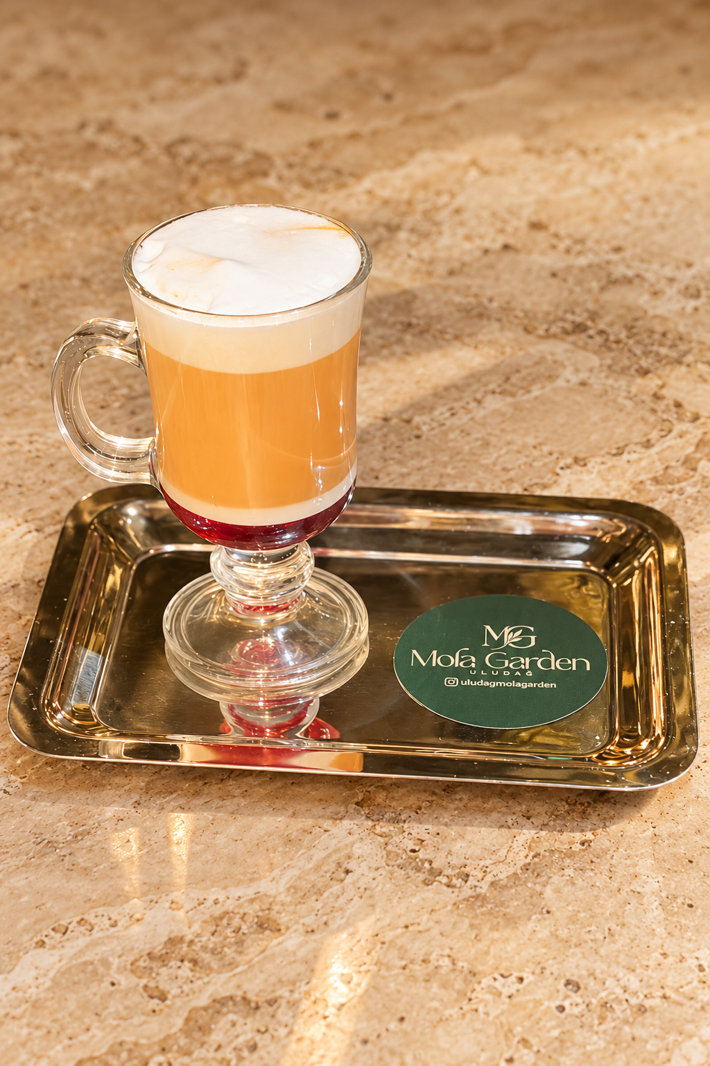 Ahududu Macchiato